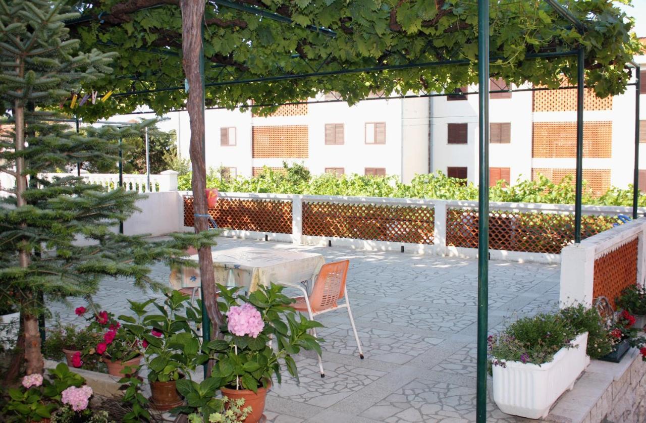 Apartments And Rooms With Parking Space Palit, Rab - 5061 Экстерьер фото