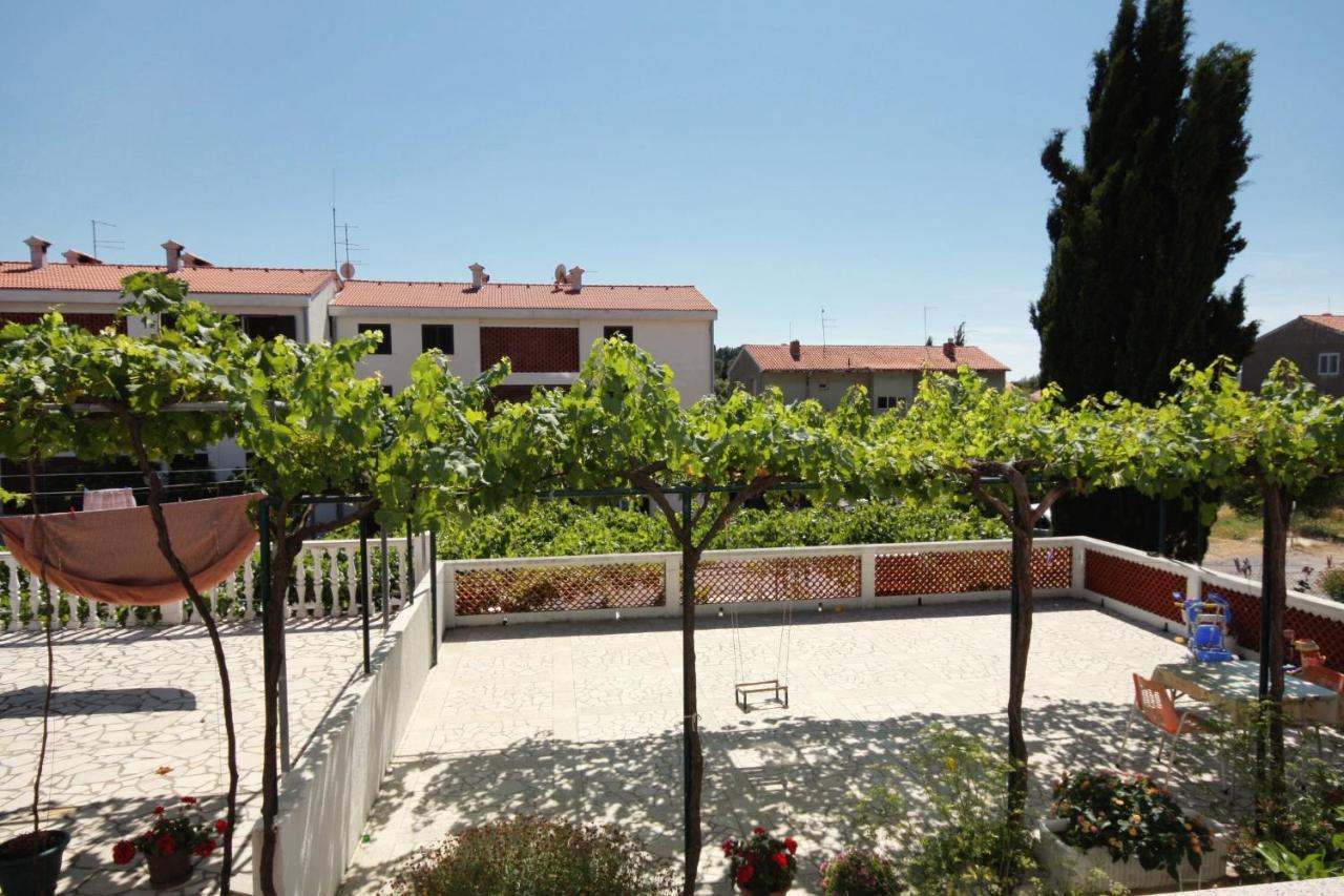 Apartments And Rooms With Parking Space Palit, Rab - 5061 Экстерьер фото